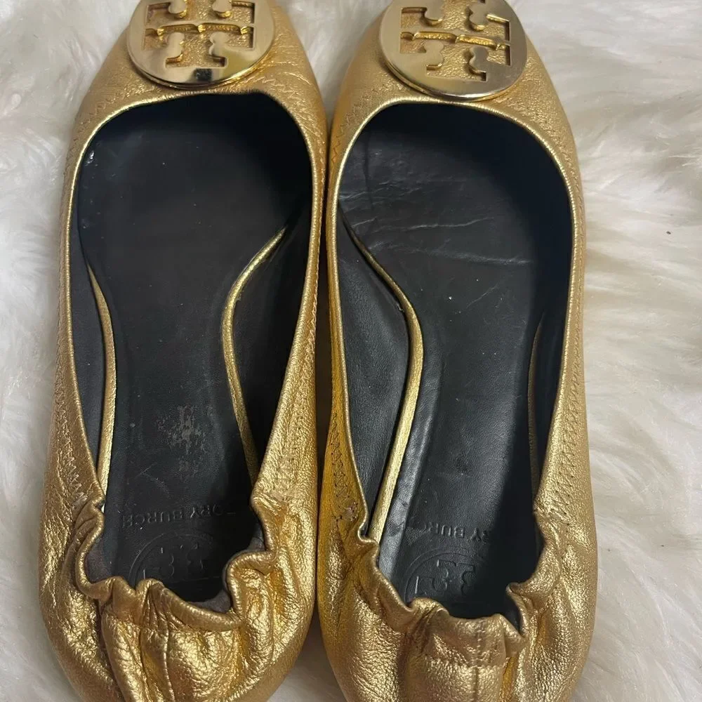 Tory Burch leather Gold slip on  flats round toe gold tone logo accent SZ9M